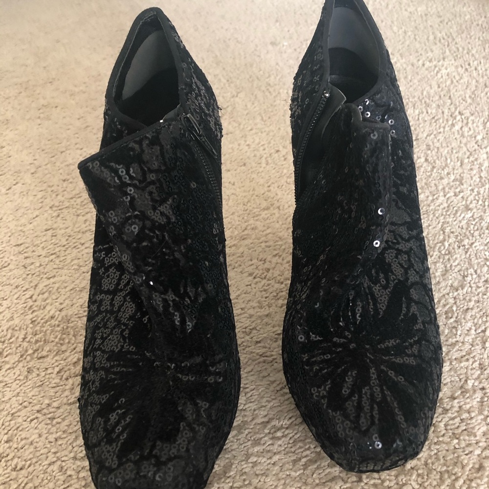 Gorgeous Black Gianni Bini heels